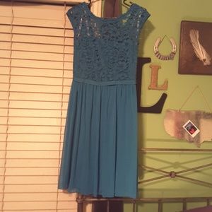 Bridesmaid dress. 1 time wear. 2 hours.